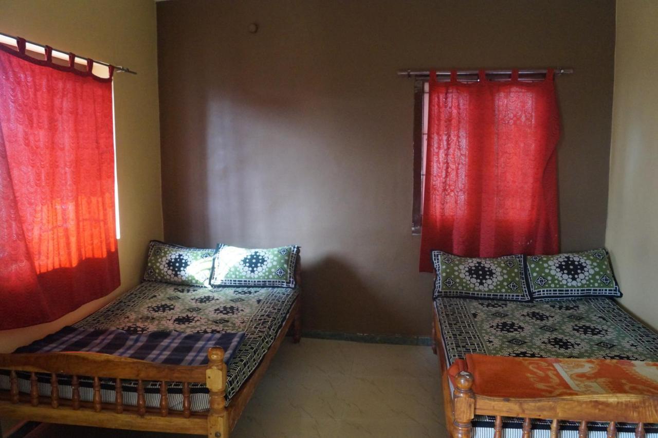 Wins Rooms Valparai Luaran gambar