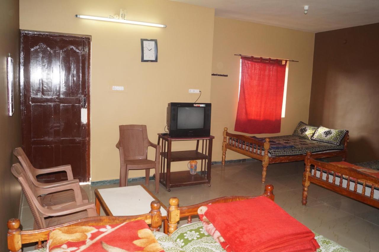 Wins Rooms Valparai Luaran gambar